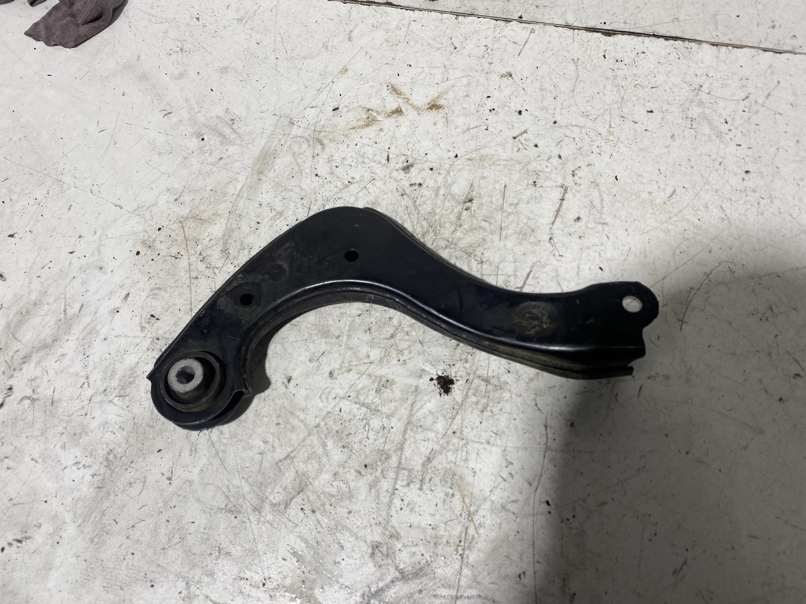 View Auto part Left Rear Trailing Arm Toyota Corolla 2018