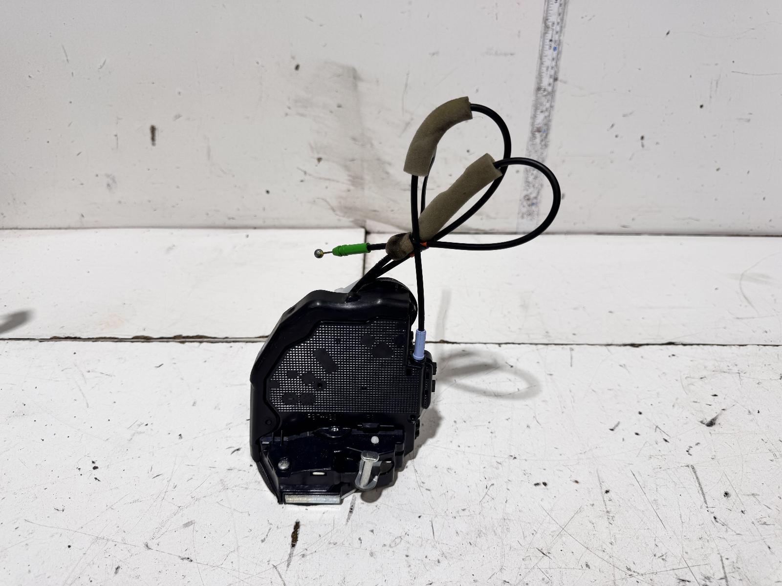 View Auto part Door/Boot/Gate Lock Toyota Corolla 2020