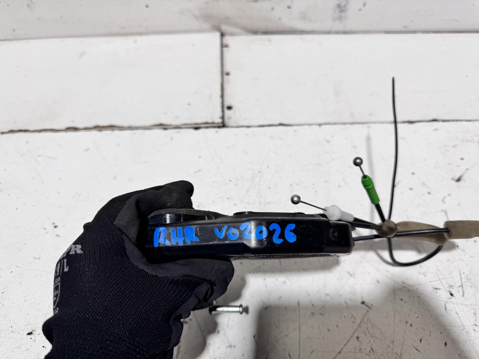 View Auto part Door/Boot/Gate Lock Toyota Corolla 2020