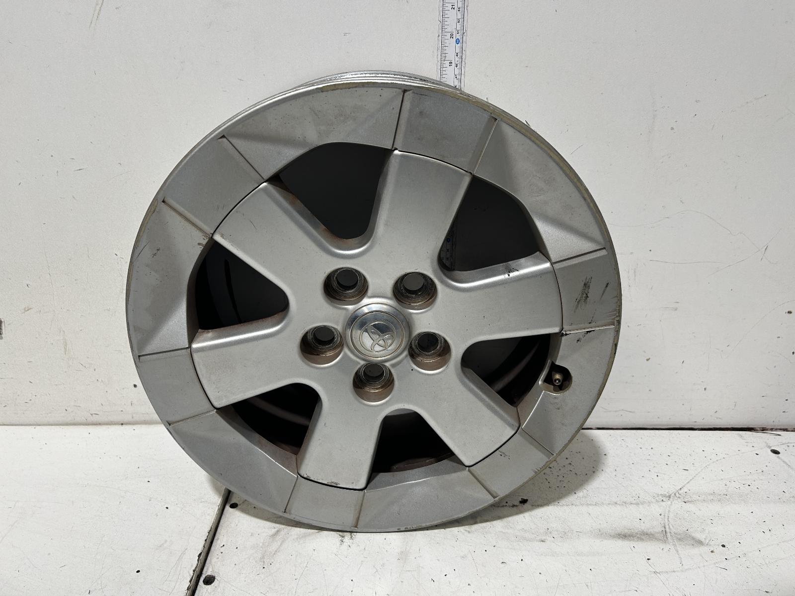 View Auto part Wheel Mag Toyota Prius 2005