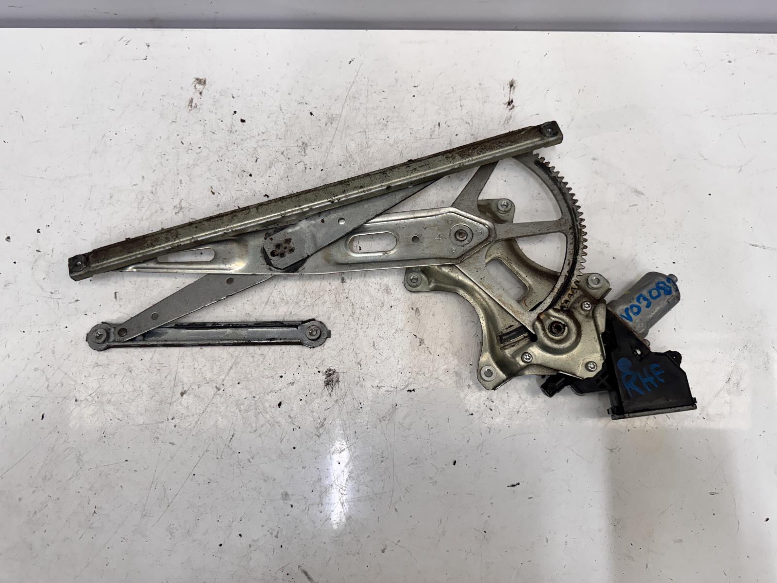 View Auto part Right Front Window Reg/Motor Toyota Rav4 2007