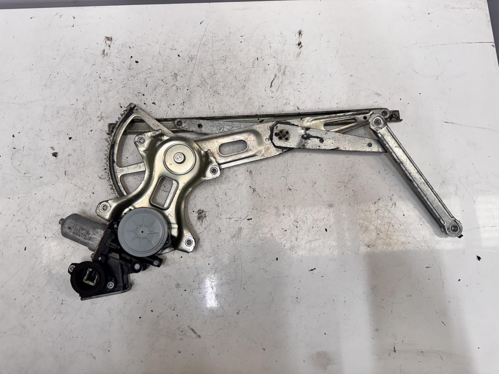 View Auto part Right Front Window Reg/Motor Toyota Rav4 2007
