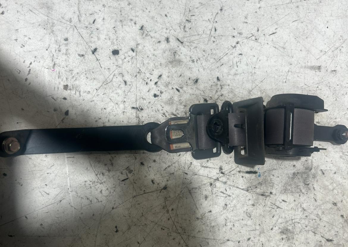 View Auto part Seatbelt/Stalk Toyota Hilux 1990