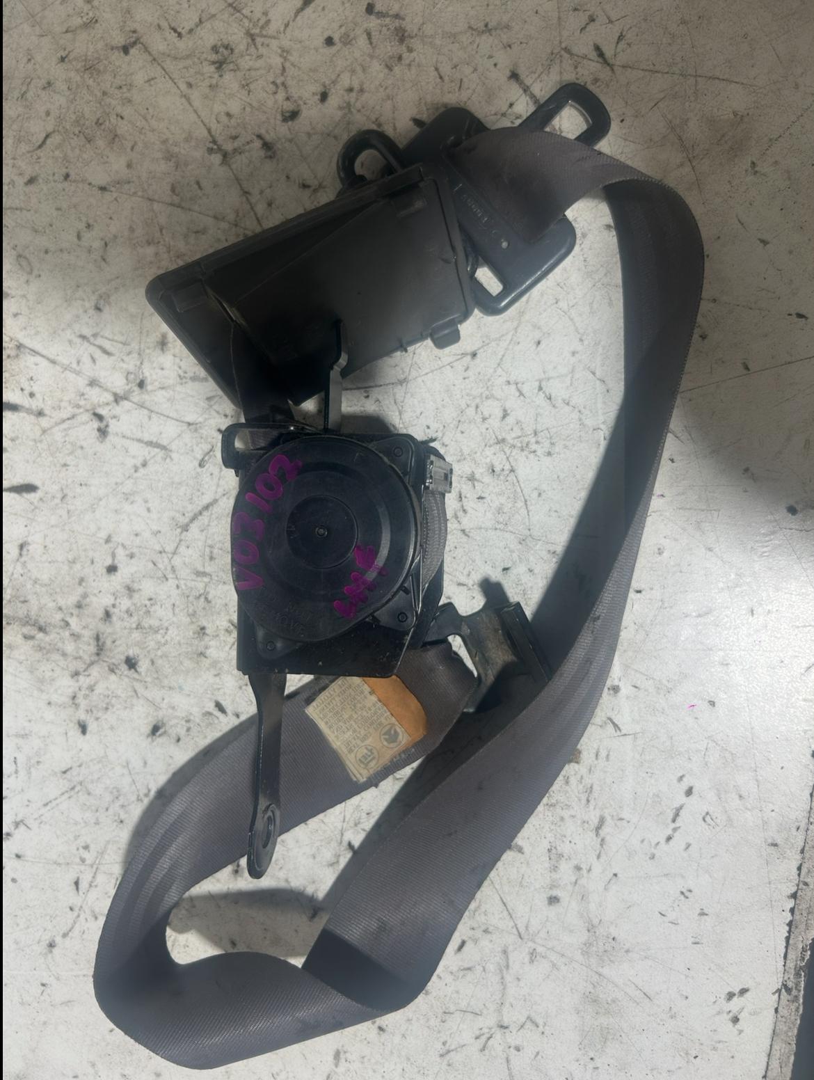 View Auto part Seatbelt/Stalk Toyota Hilux 1990