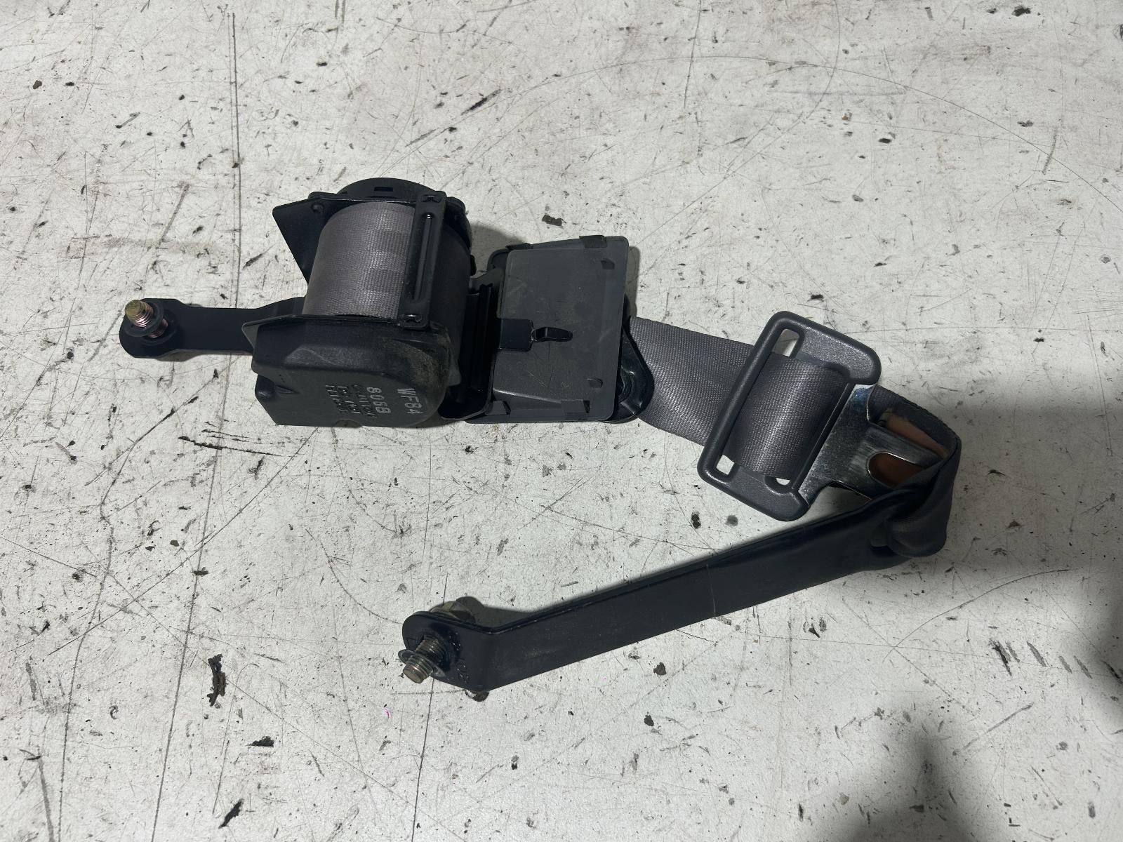 View Auto part Seatbelt/Stalk Toyota Hilux 1990