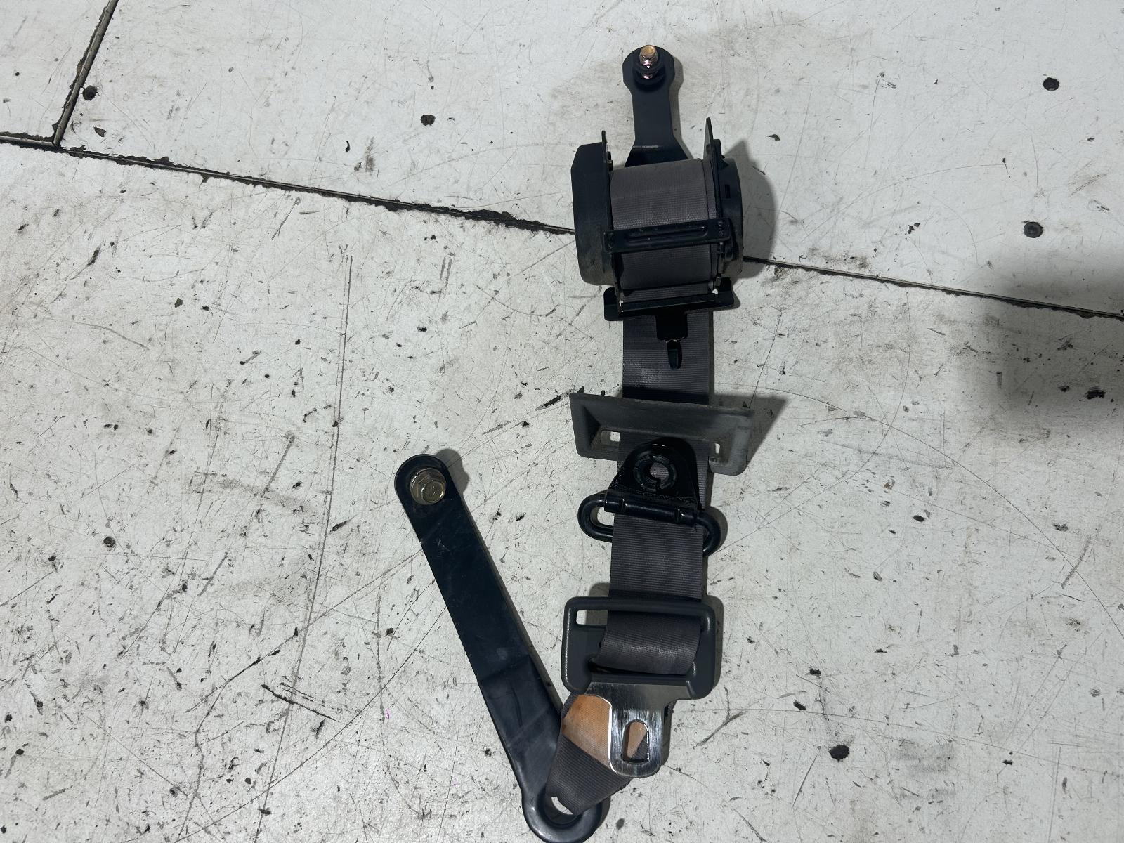 View Auto part Seatbelt/Stalk Toyota Hilux 1990