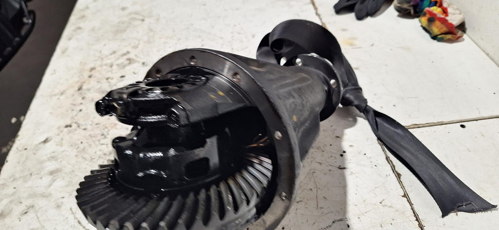 View Auto part Differential Centre Toyota Prado 2004