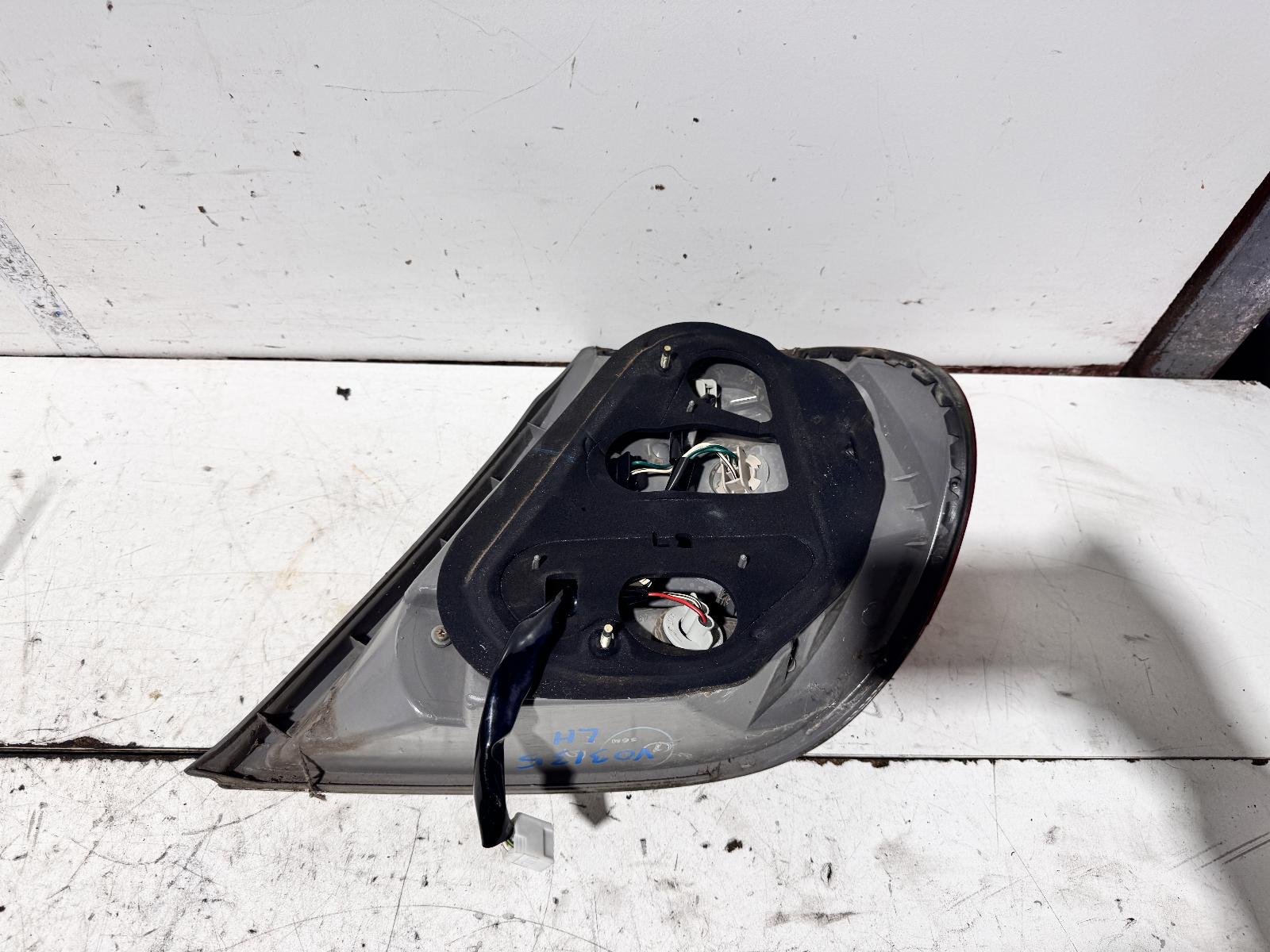 View Auto part Left Taillight Toyota Camry 2005