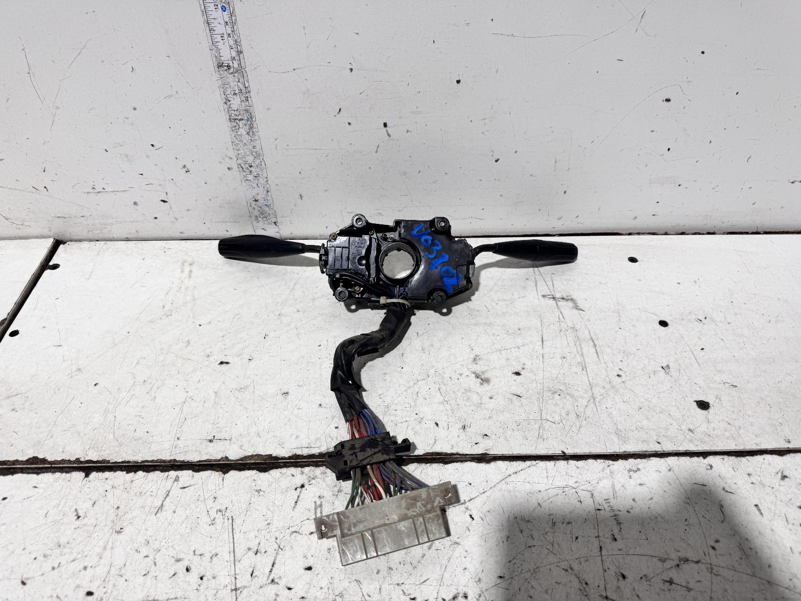 View Auto part Combination Switch Toyota Hilux 1990