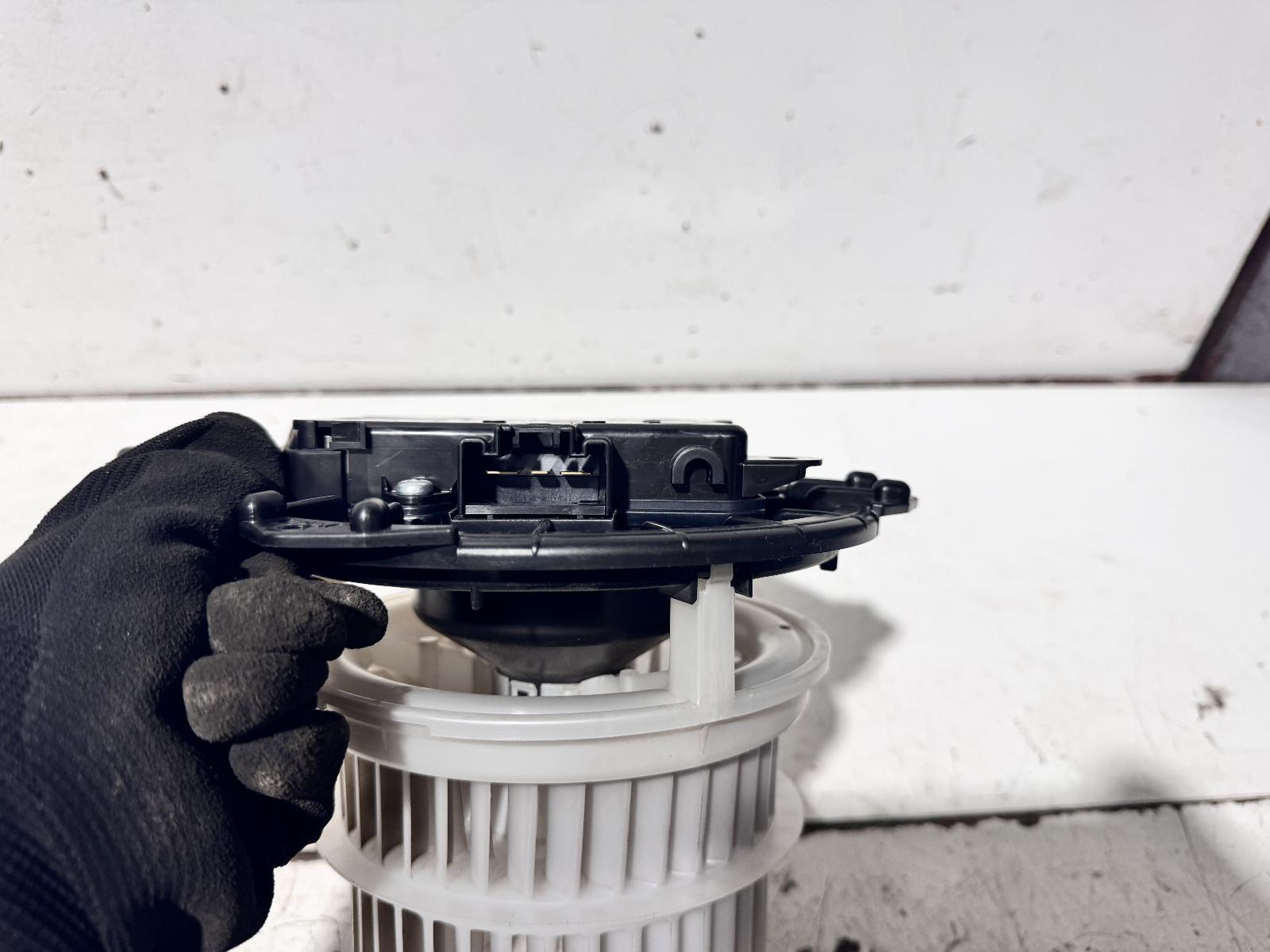 View Auto part Heater Fan Motor Toyota Corolla 2022