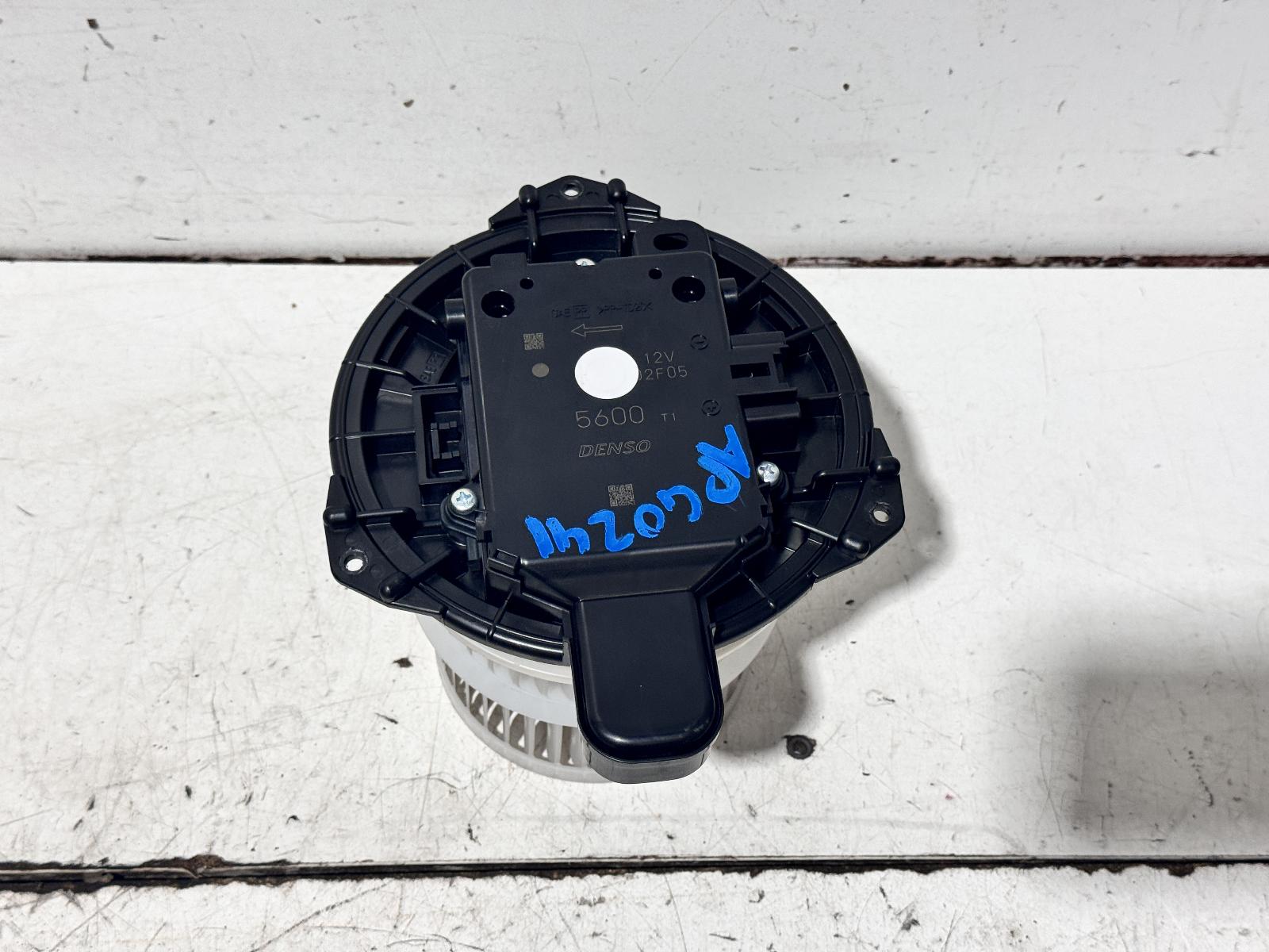 View Auto part Heater Fan Motor Toyota Corolla 2022