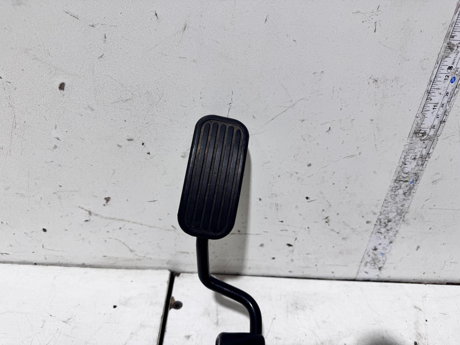 View Auto part Pedal Assembly Toyota Corolla 2022