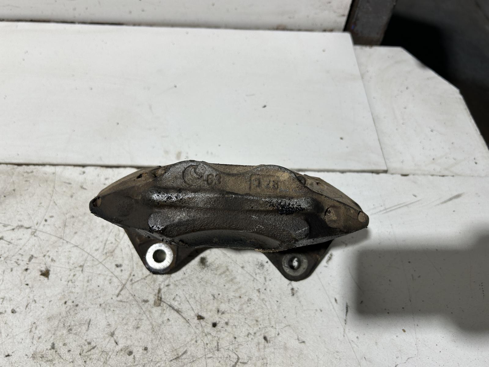 View Auto part Caliper Toyota Hilux 2010