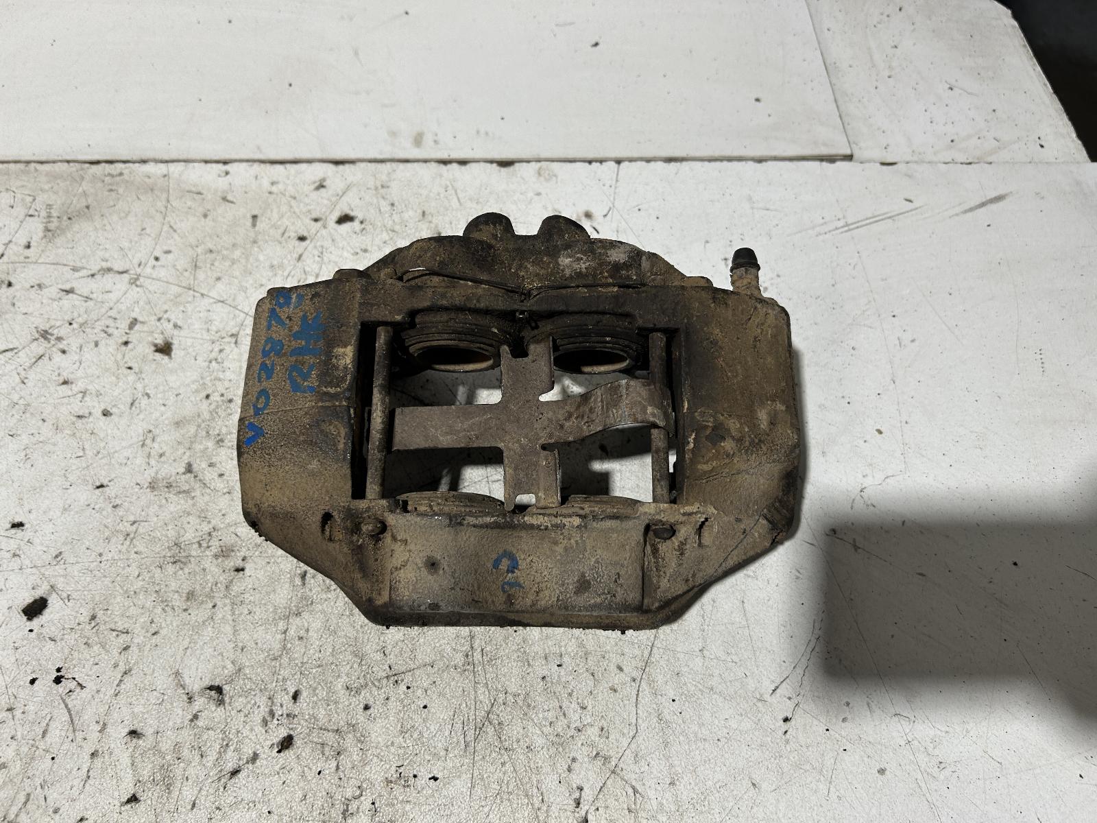 View Auto part Caliper Toyota Hilux 2010