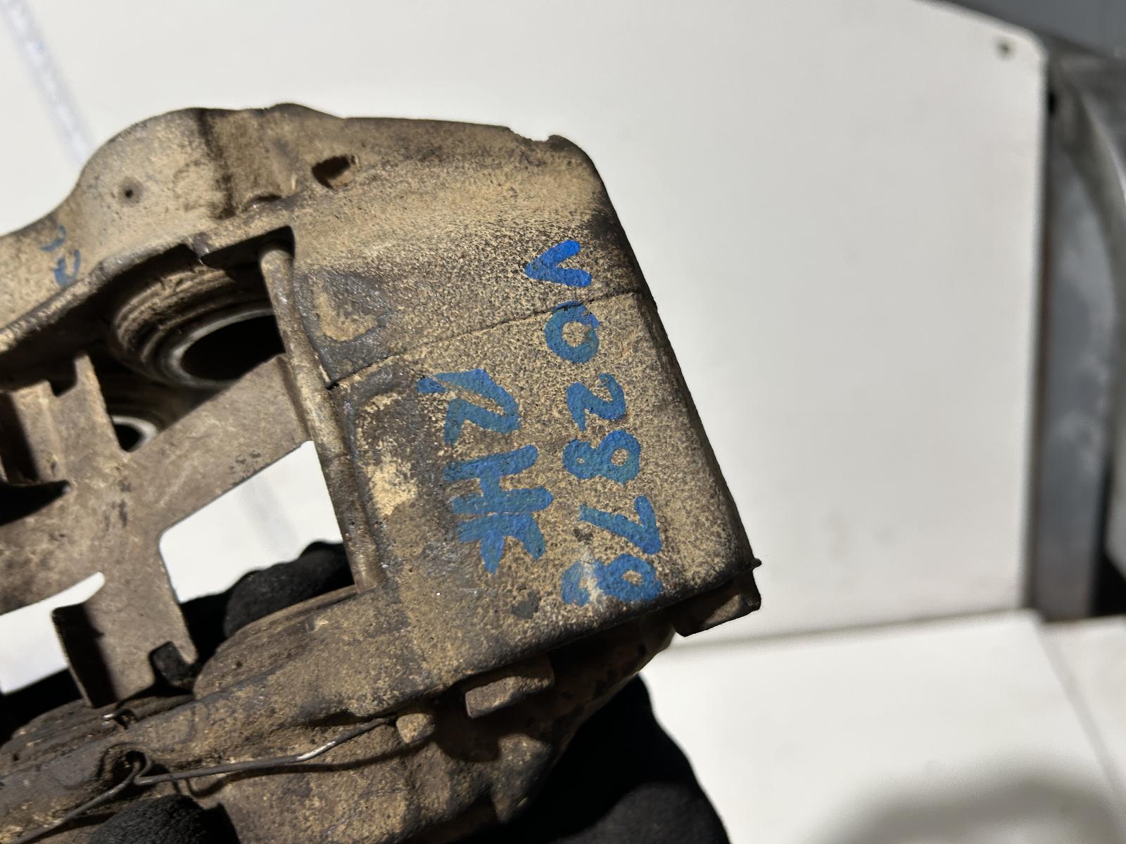 View Auto part Caliper Toyota Hilux 2010