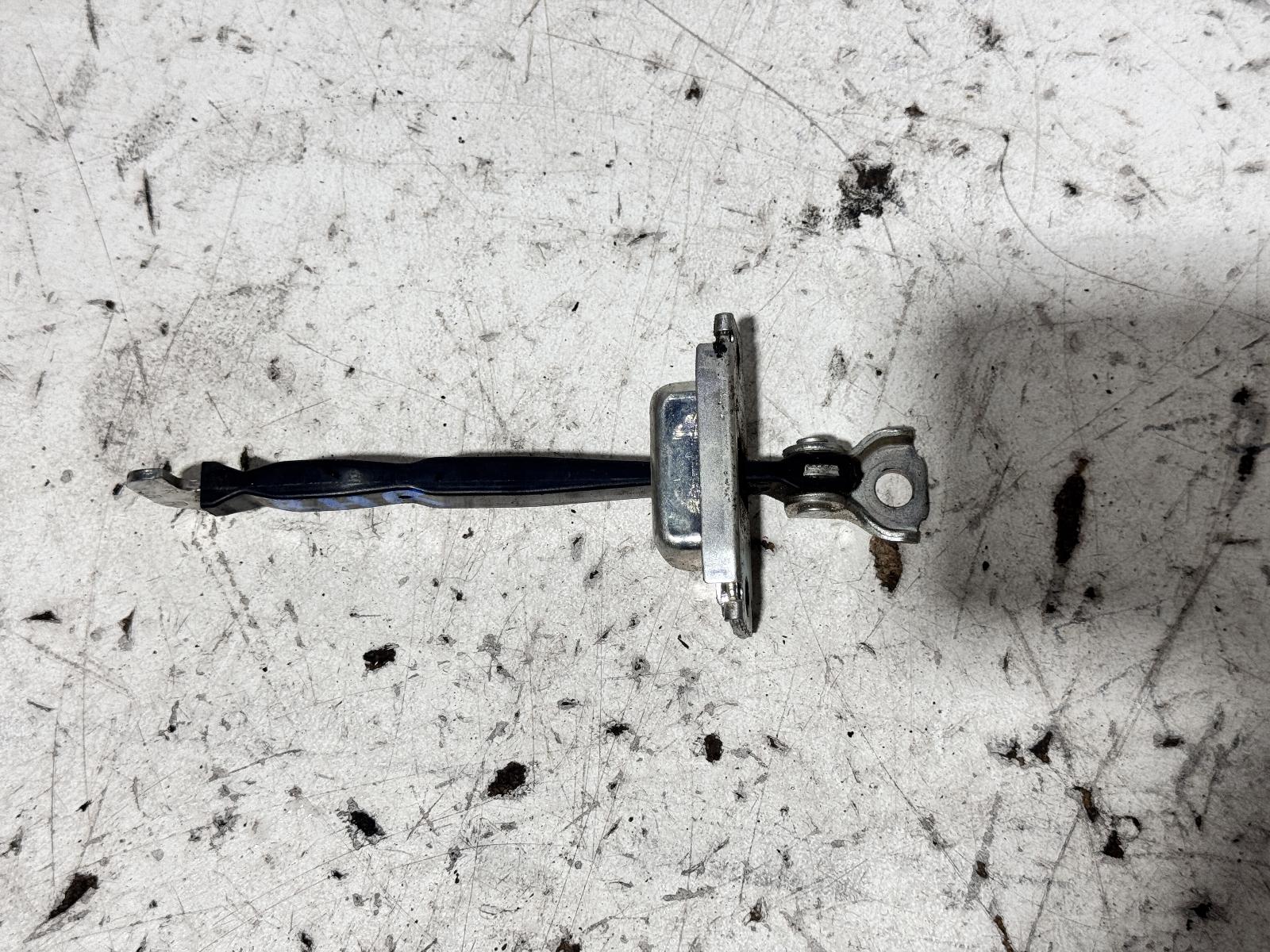 View Auto part Door Hinge/Runner Toyota Corolla 2020