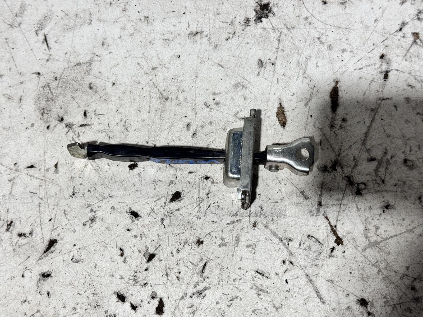 View Auto part Door Hinge/Runner Toyota Corolla 2020