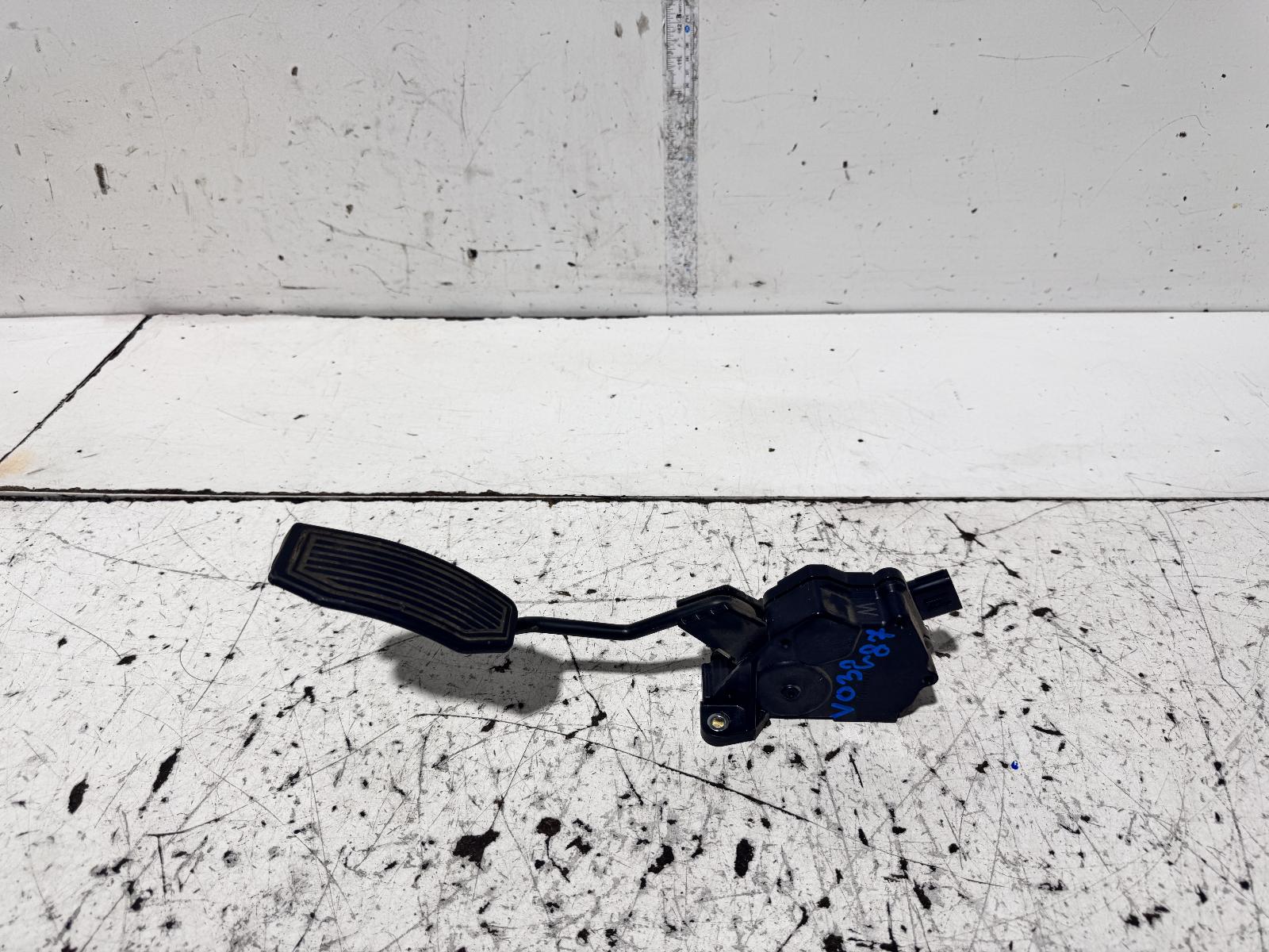 View Auto part Pedal Assembly Toyota Corolla 2010