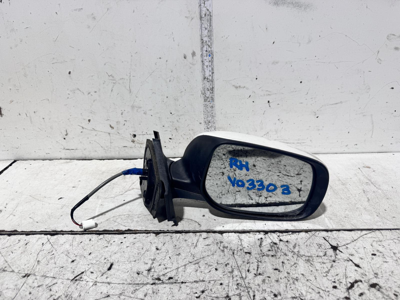 View Auto part Right Door Mirror Toyota Yaris 2007