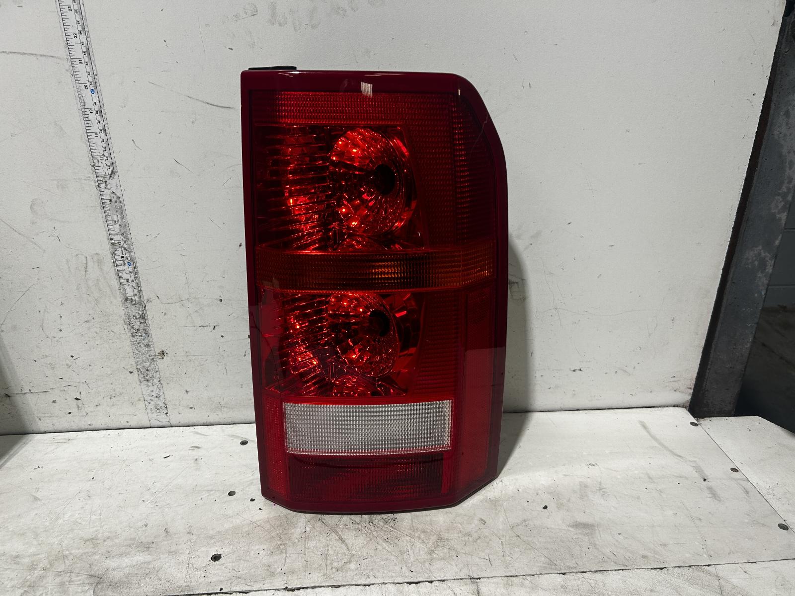 View Auto part Right Taillight Land Rover Discovery 2009