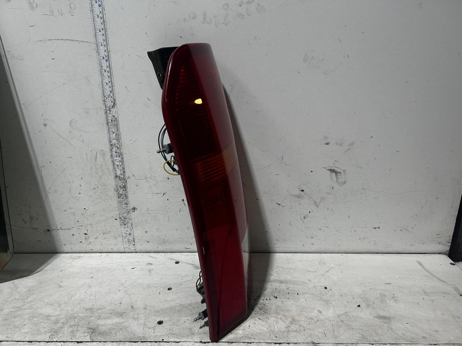 View Auto part Left Taillight Land Rover Discovery 2009