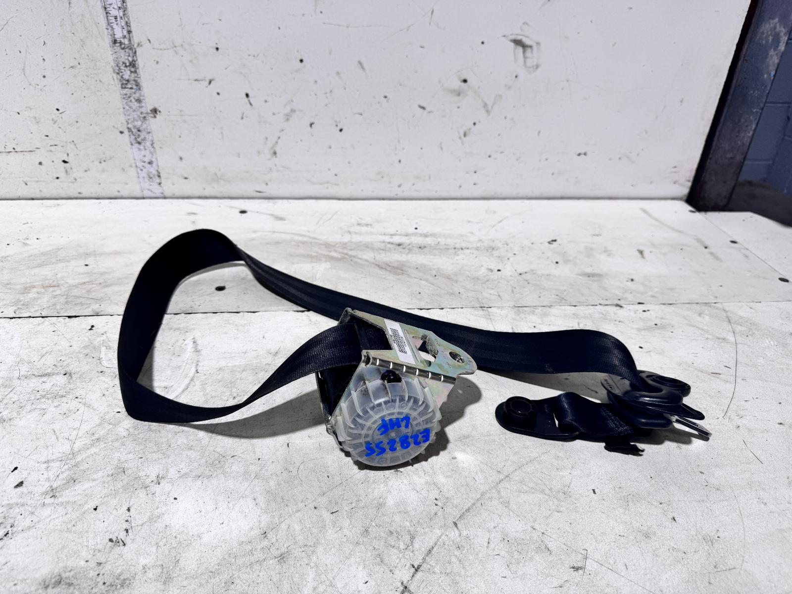 View Auto part Seatbelt/Stalk Land Rover Discovery 2009