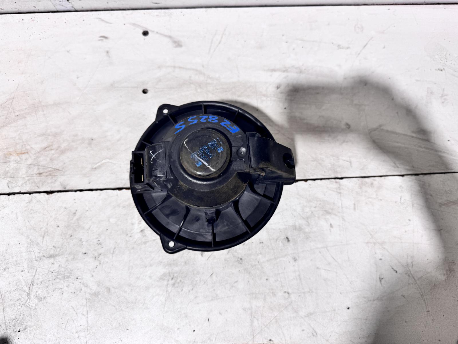 View Auto part Heater Fan Motor Land Rover Discovery 2009