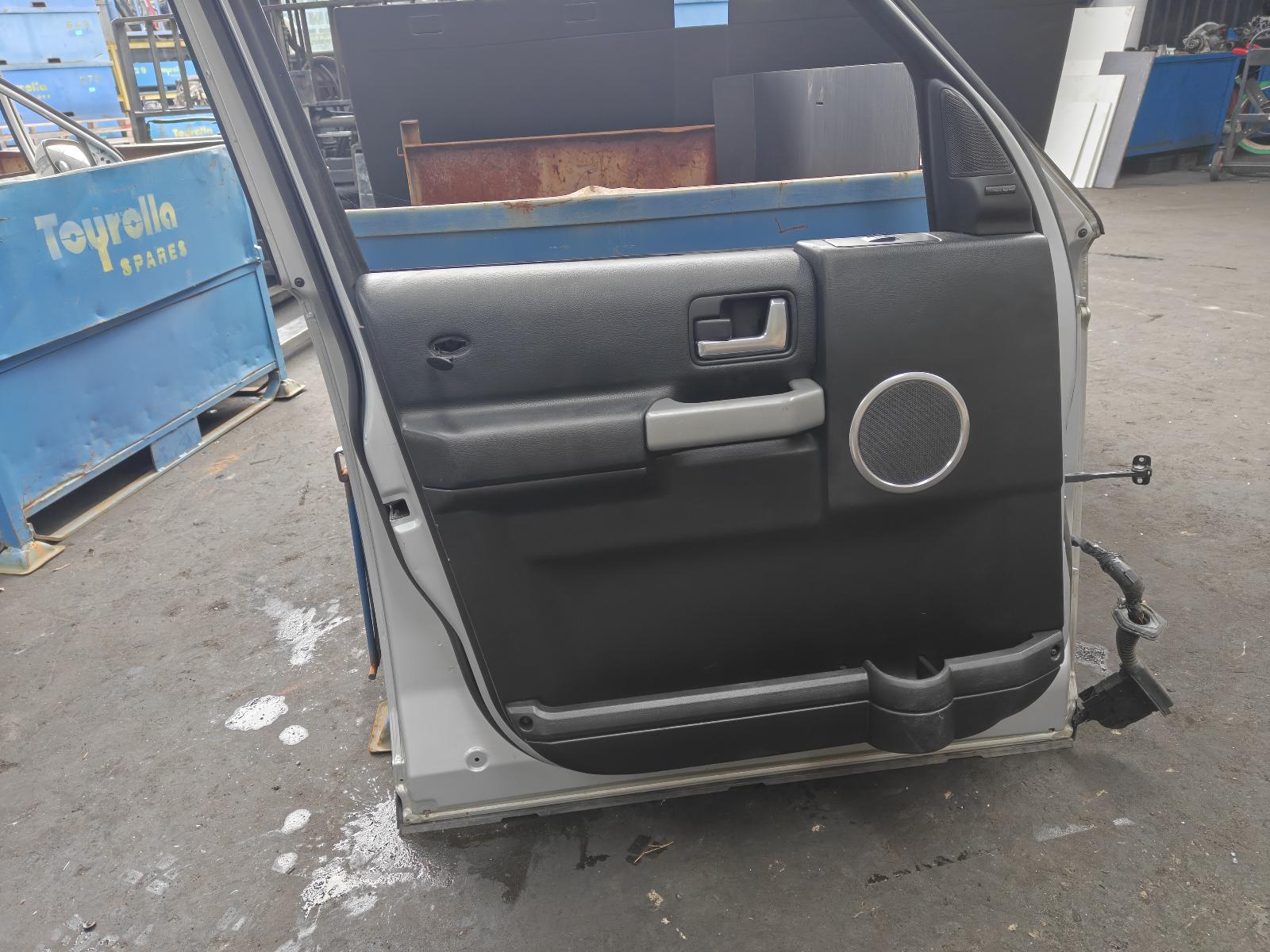 View Auto part Door/Boot/Gate Lock Land Rover Discovery 2009