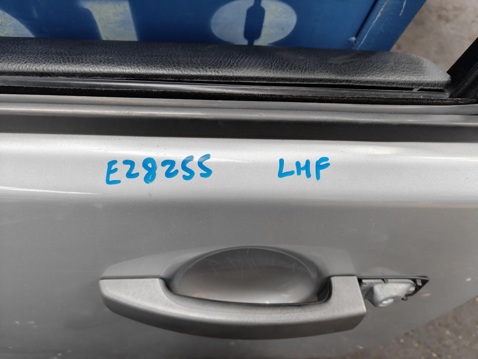 View Auto part Door Trim Land Rover Discovery 2009