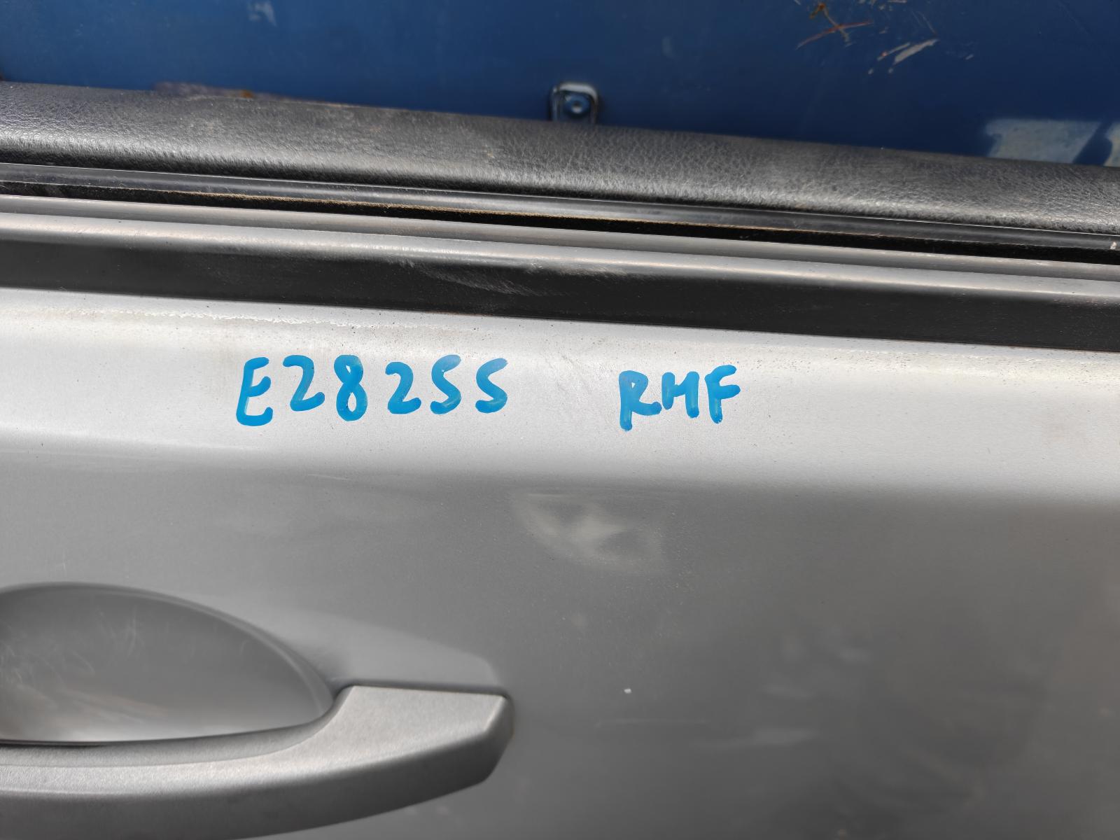 View Auto part Right Front Door Window Land Rover Discovery 2009