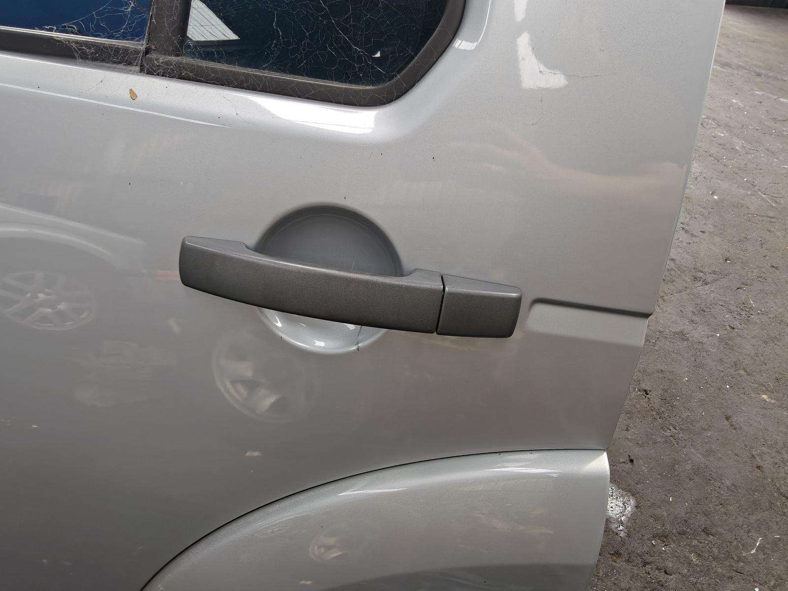 View Auto part Door Handle Land Rover Discovery 2009
