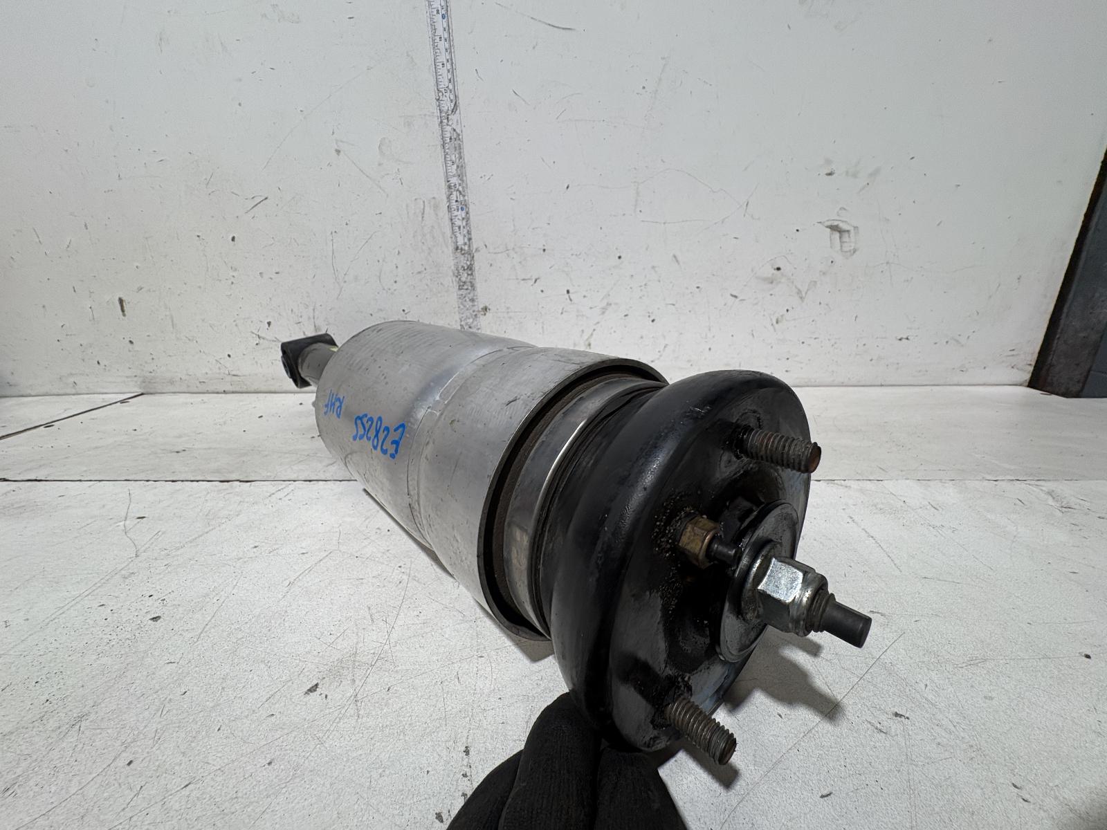 View Auto part Right Front Strut Land Rover Discovery 2009