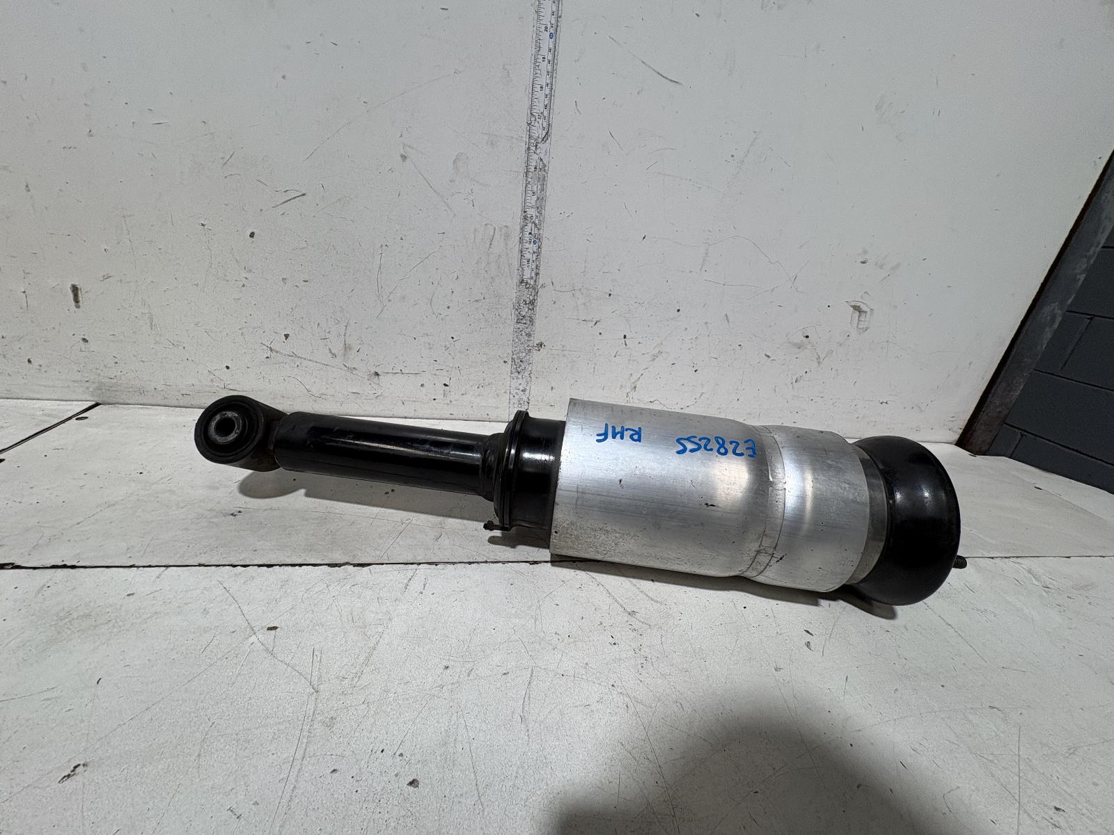 View Auto part Right Front Strut Land Rover Discovery 2009