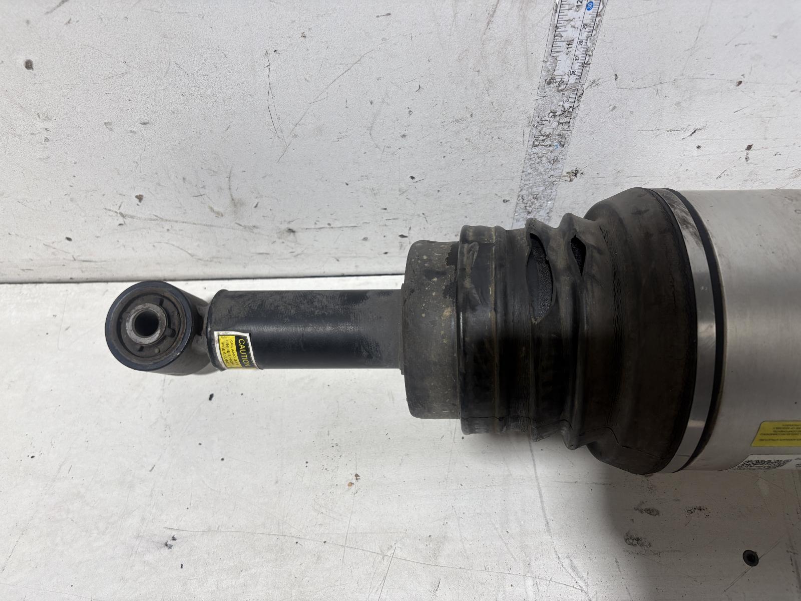 View Auto part Left Rear Strut Land Rover Discovery 2009