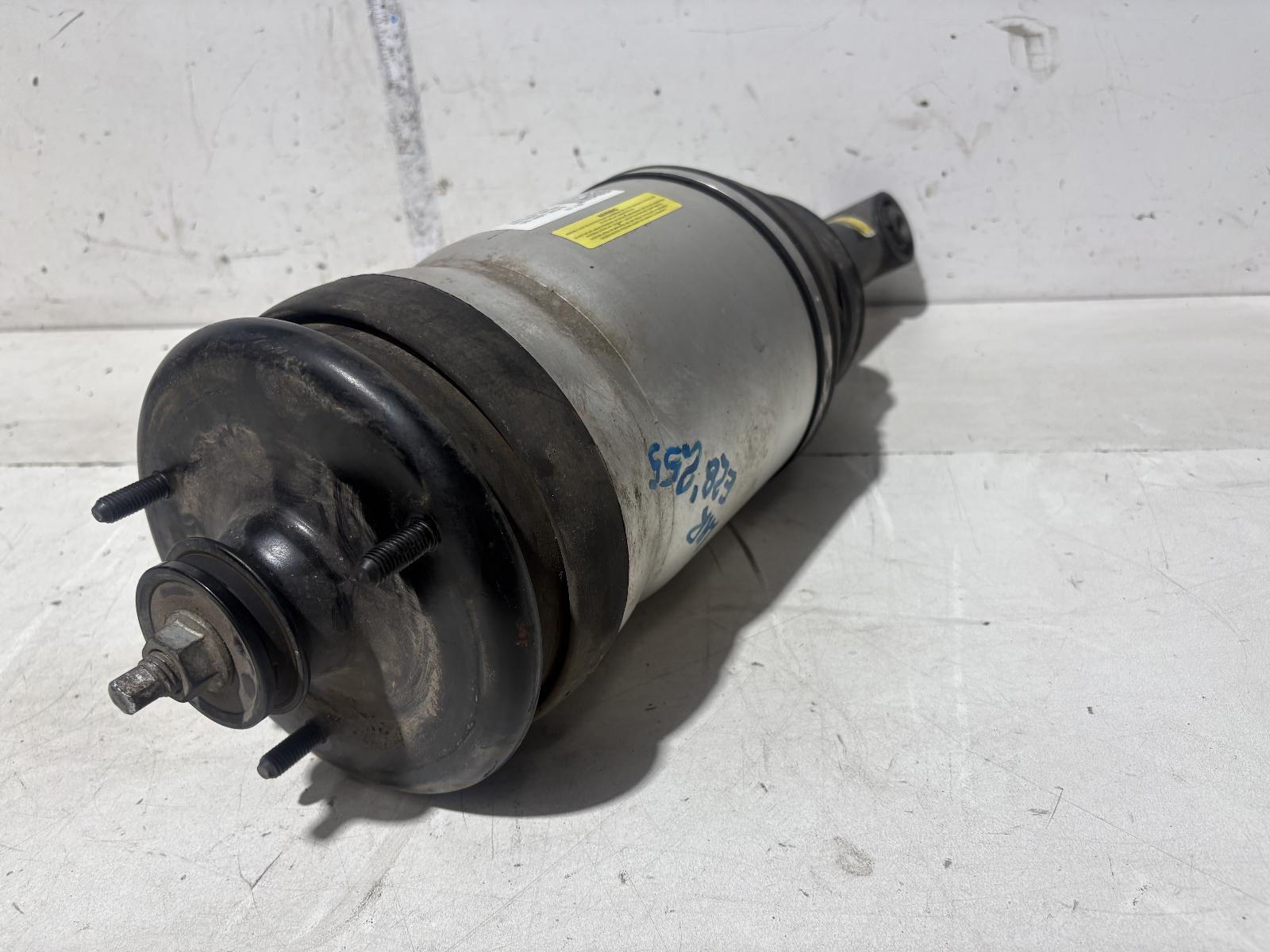 View Auto part Left Rear Strut Land Rover Discovery 2009