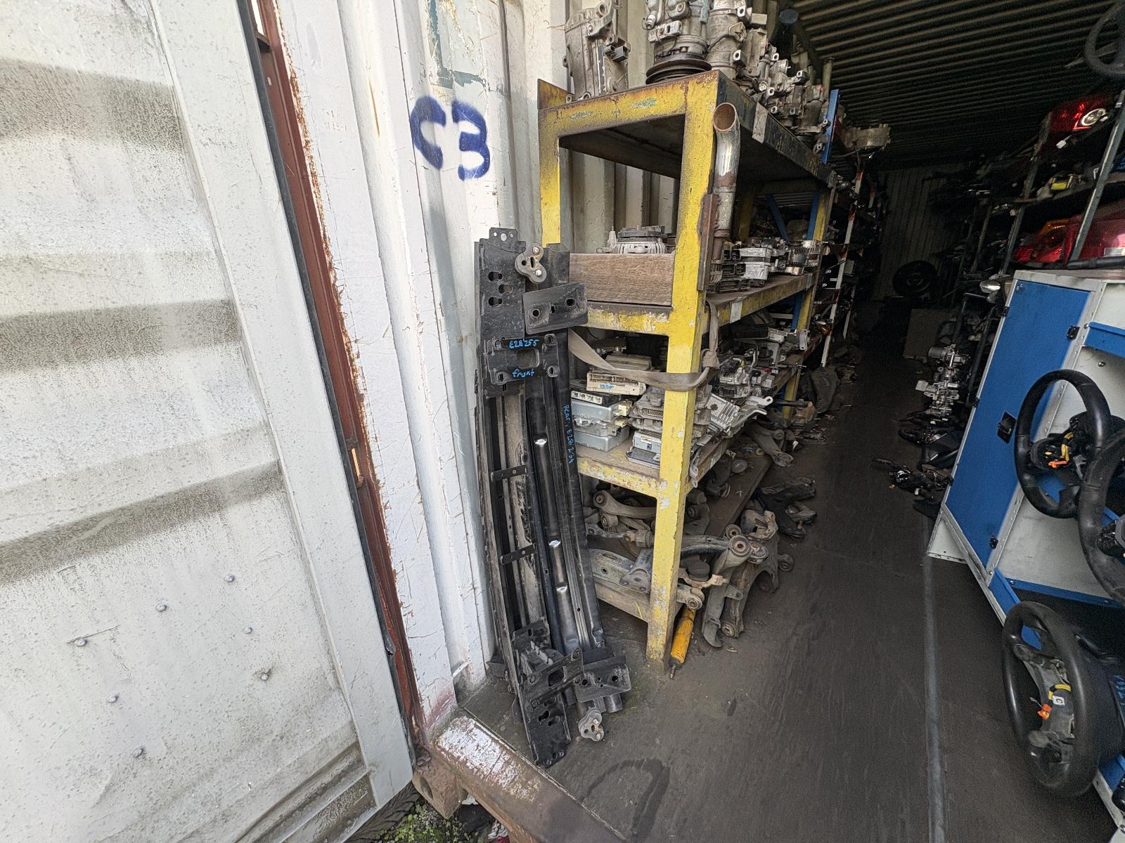 View Auto part F/Bar Reinforc/Brack Land Rover Discovery 2009