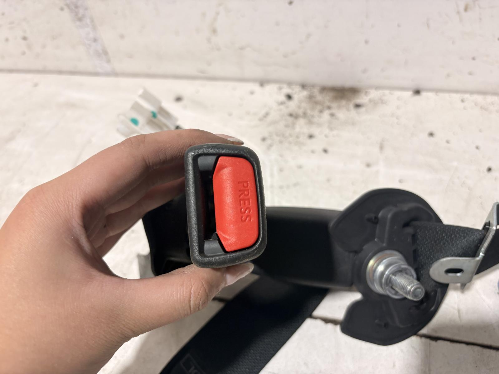 View Auto part Seatbelt/Stalk Toyota Corolla 2020