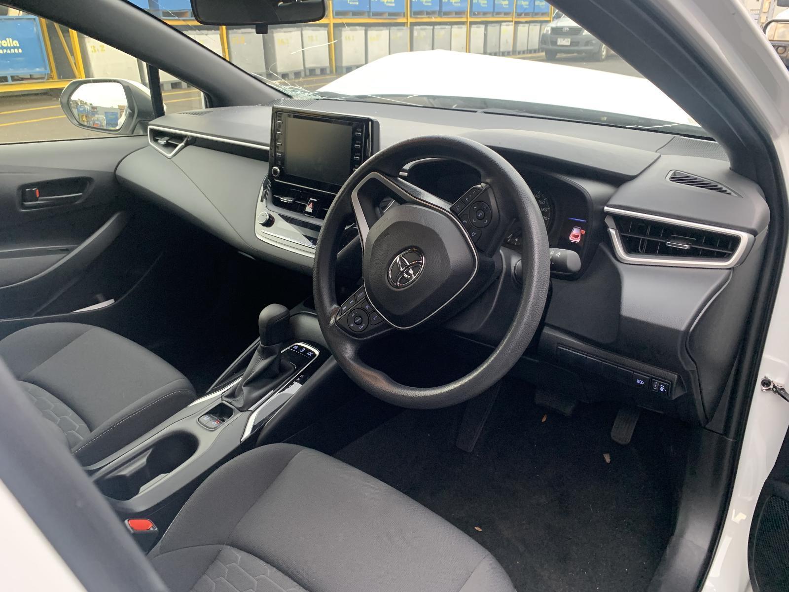 View Auto part Seatbelt/Stalk Toyota Corolla 2020