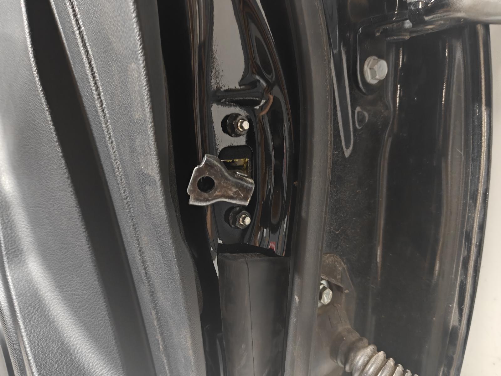 2015 Lexus Is Series Door Hinge/Runner View Auto part Door Hinge/Runner Lexus Is Series 2015