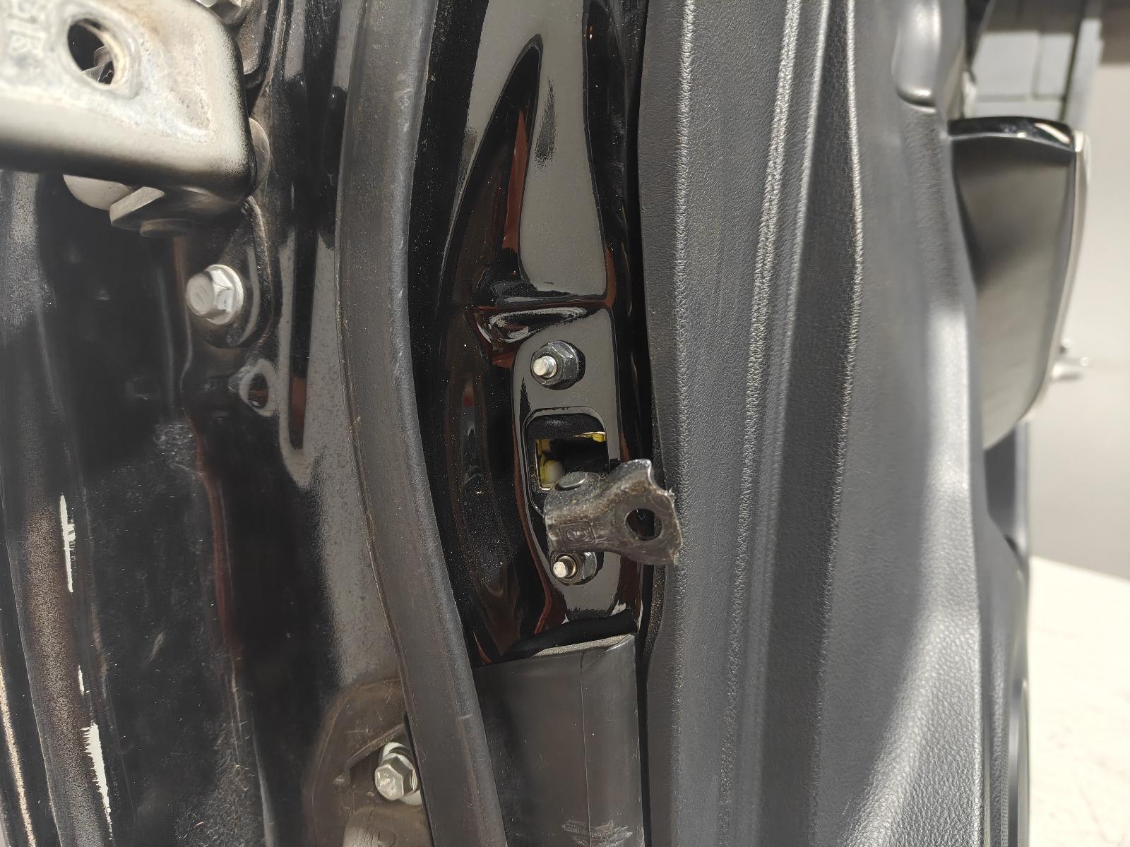 2015 Lexus Is Series Door Hinge/Runner View Auto part Door Hinge/Runner Lexus Is Series 2015