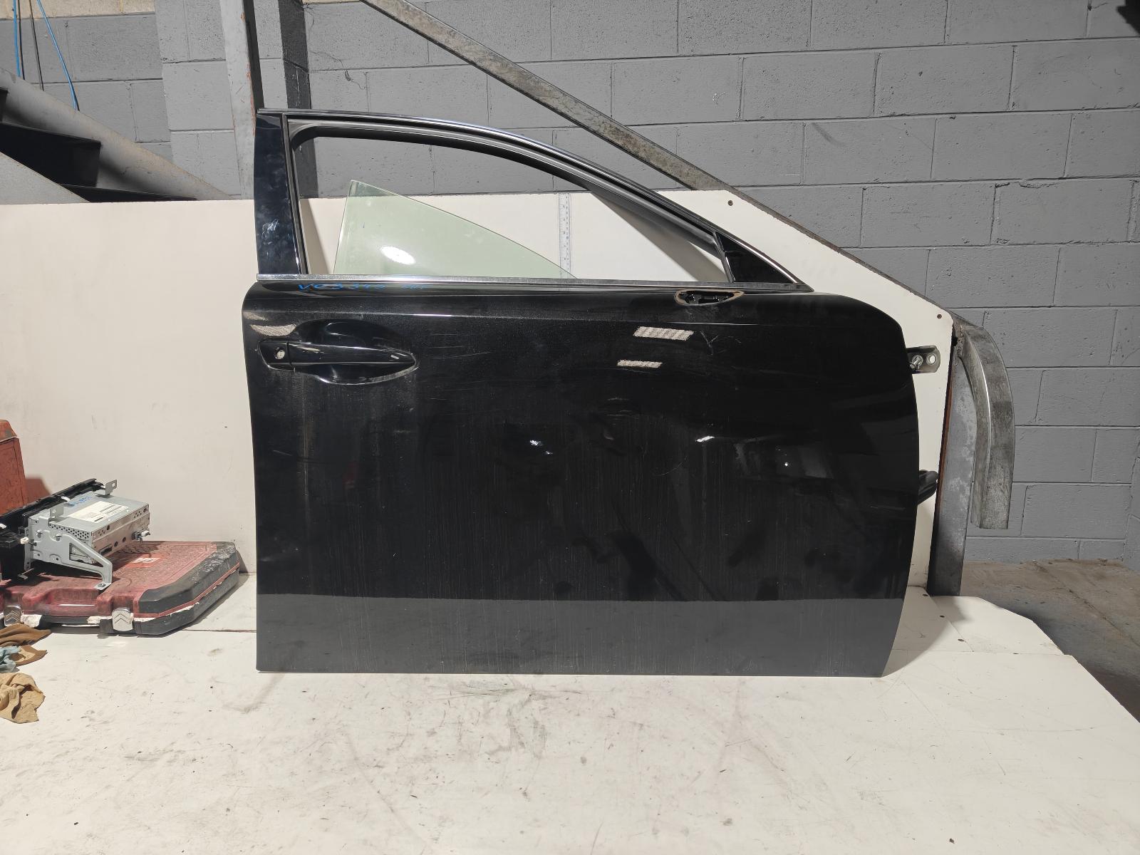 View Auto part Door/Boot/Gate Lock Lexus Is Series 2015