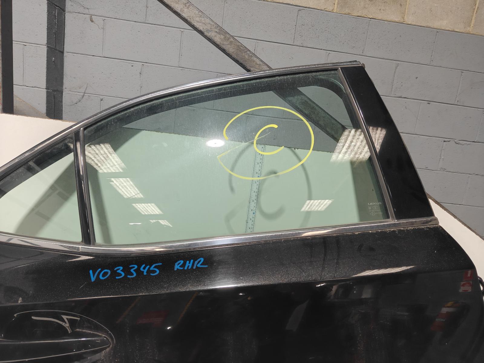 2015 Lexus Is Series Right Rear 1/4 Door Glass View Auto part Right Rear 1/4 Door Glass Lexus Is Series 2015