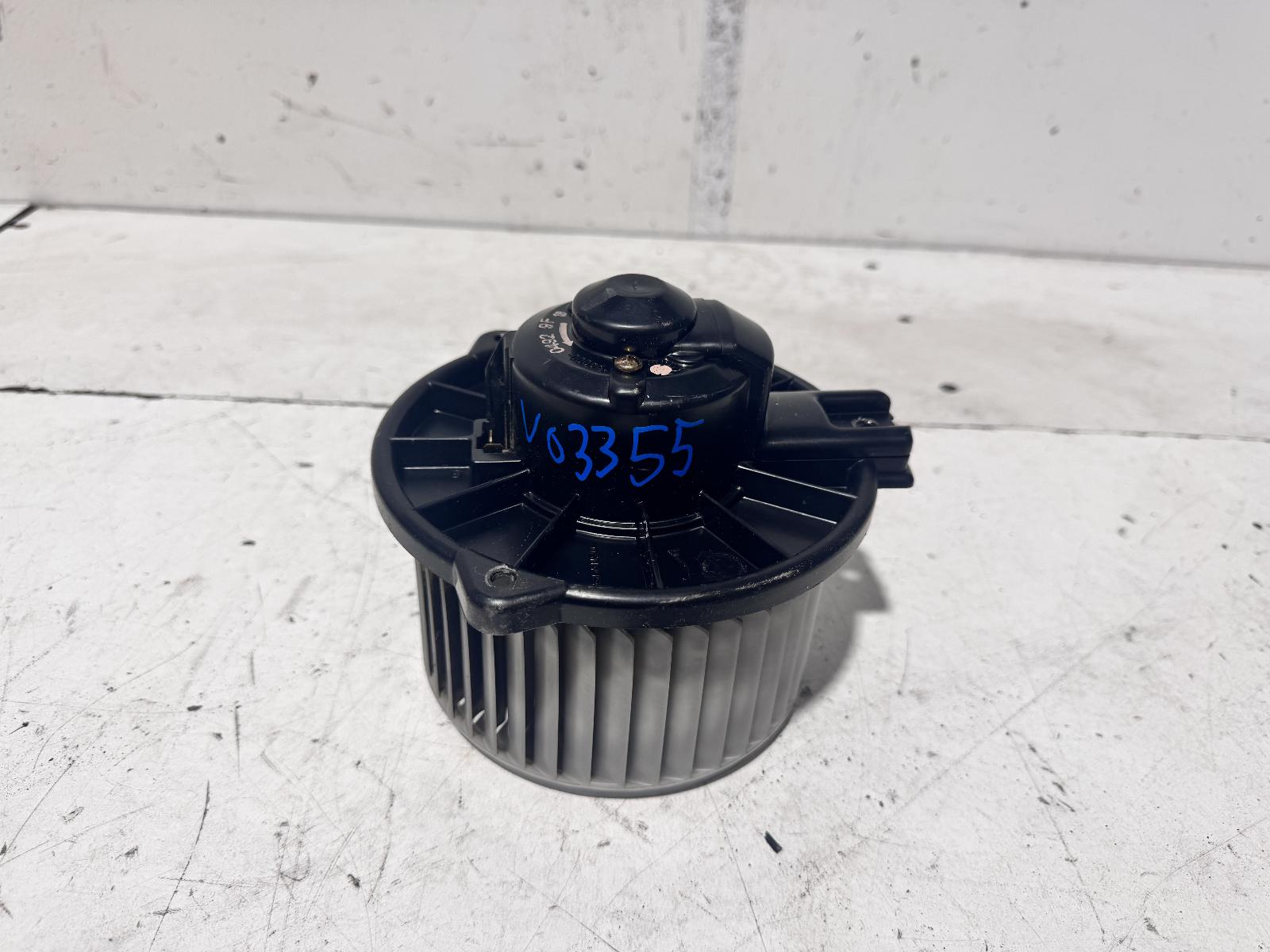 View Auto part Heater Fan Motor Toyota Echo 2004
