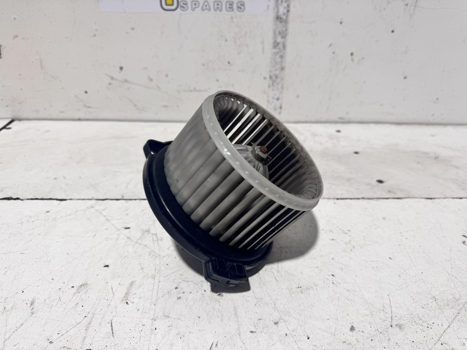 View Auto part Heater Fan Motor Toyota Echo 2004