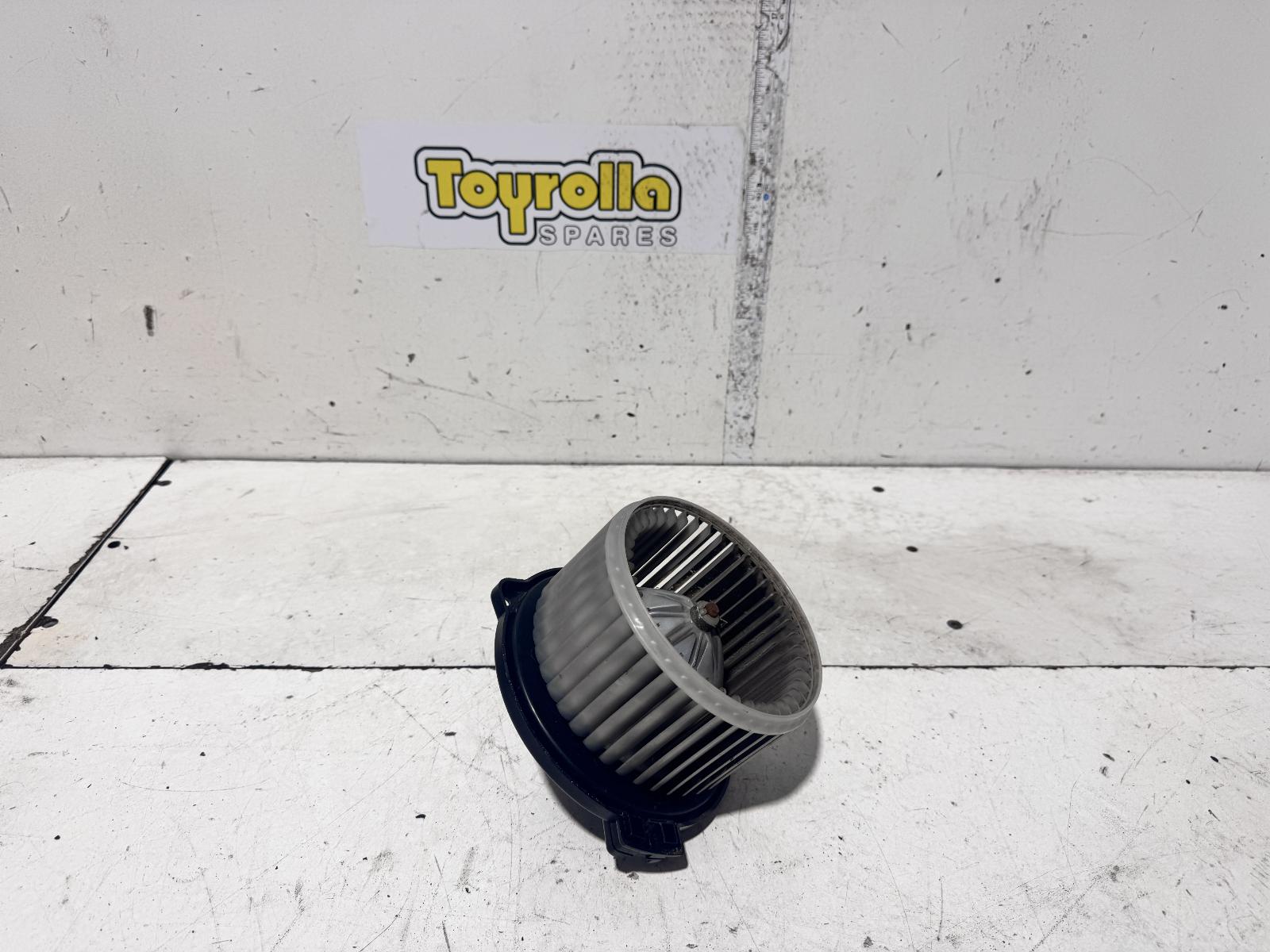 View Auto part Heater Fan Motor Toyota Echo 2004
