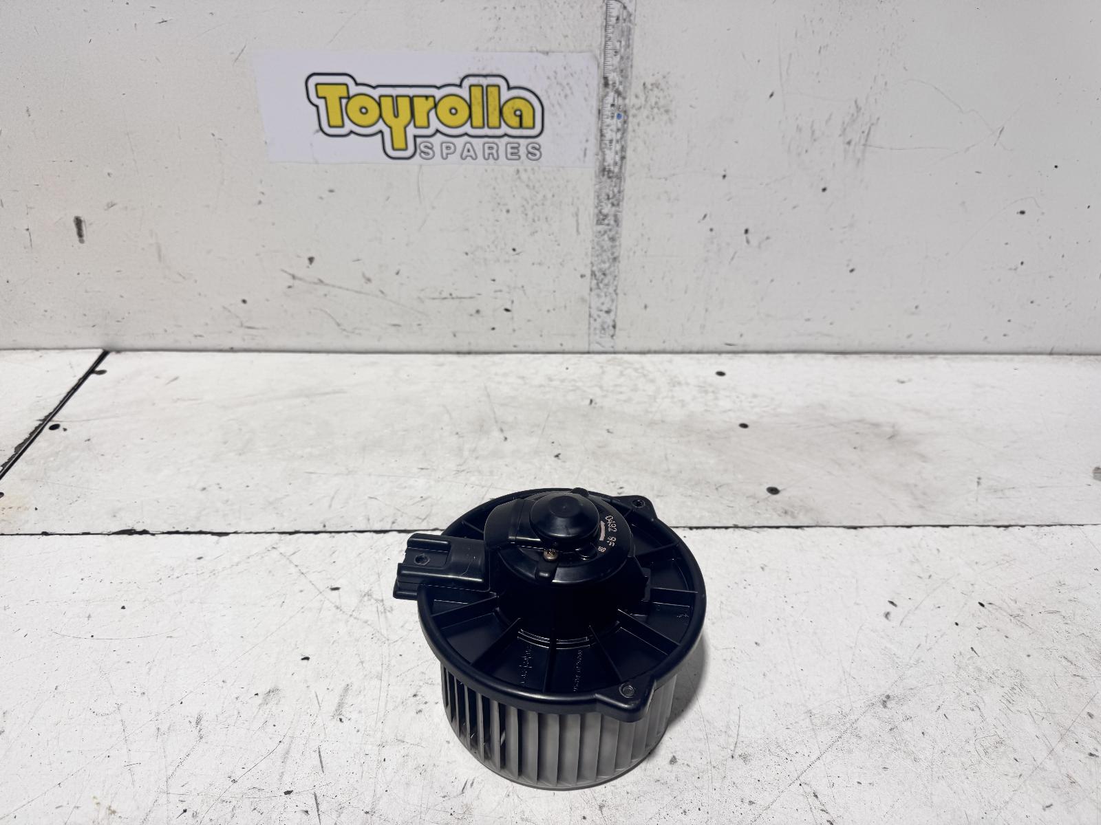 View Auto part Heater Fan Motor Toyota Echo 2004