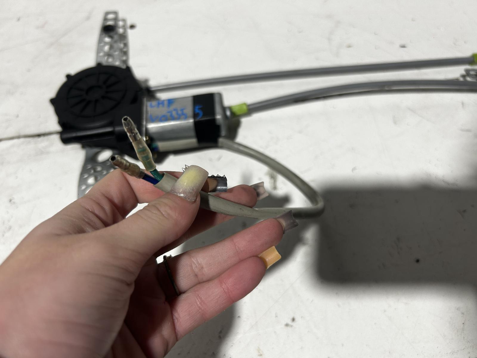 View Auto part Left Front Window Reg/Motor Toyota Echo 2004