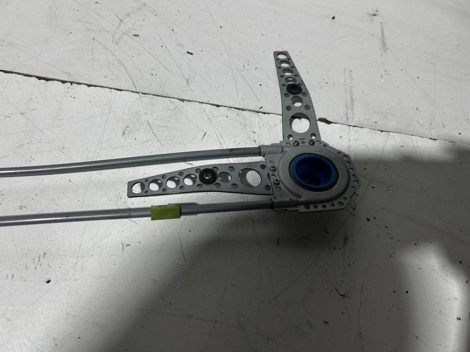 View Auto part Left Front Window Reg/Motor Toyota Echo 2004