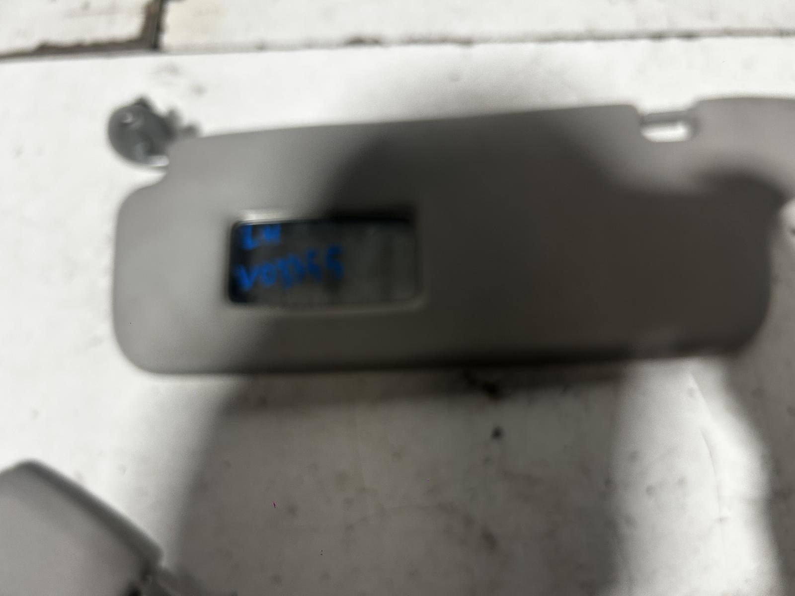 View Auto part Sunvisor Toyota Echo 2004