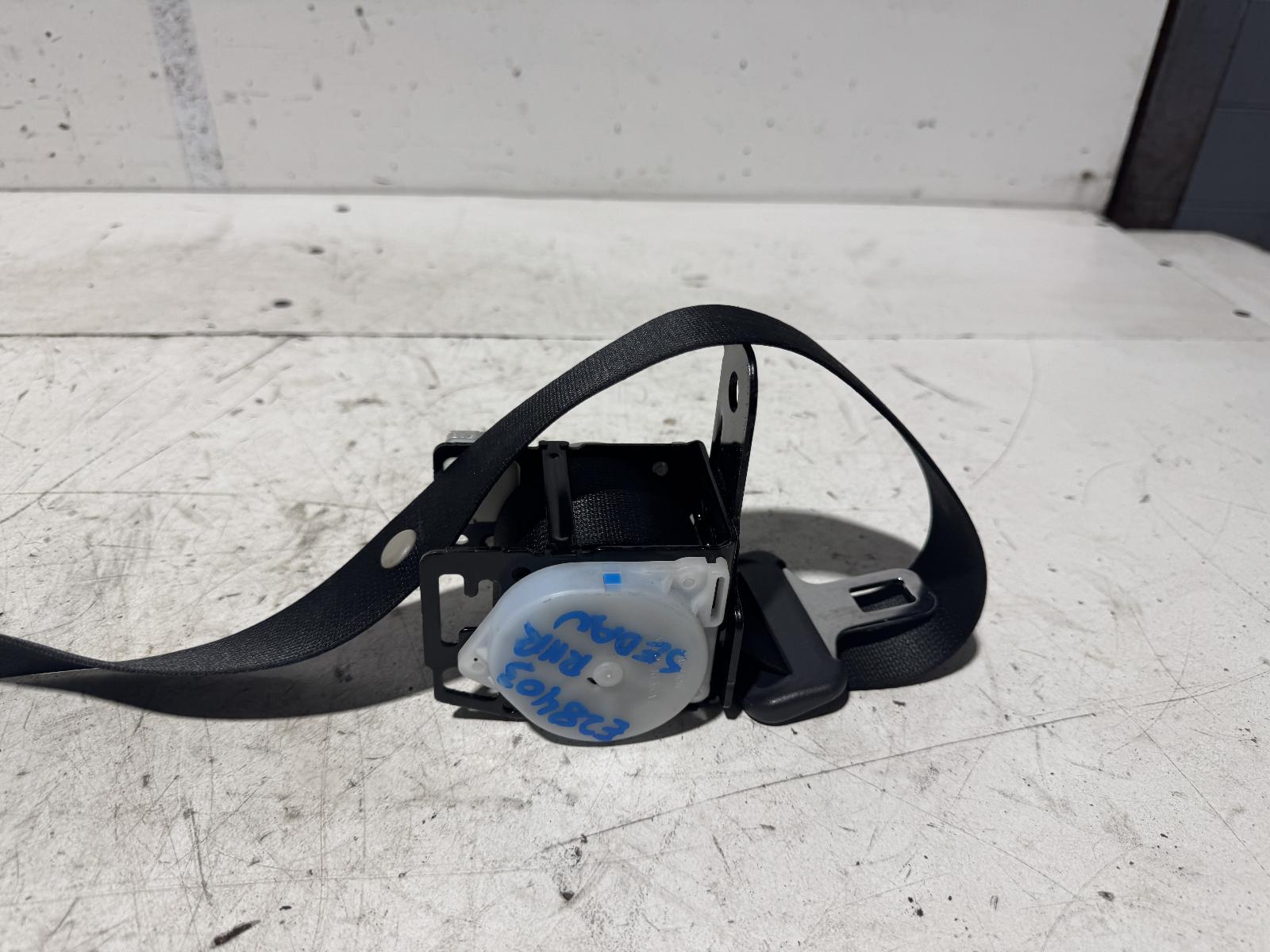 View Auto part Seatbelt/Stalk Toyota Corolla 2010